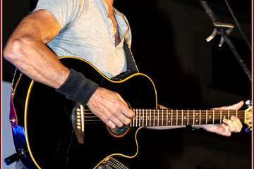 Cuatro cantautores animan la noche del viernes en La Garita/TA e Ildefonso Rodríguez.
